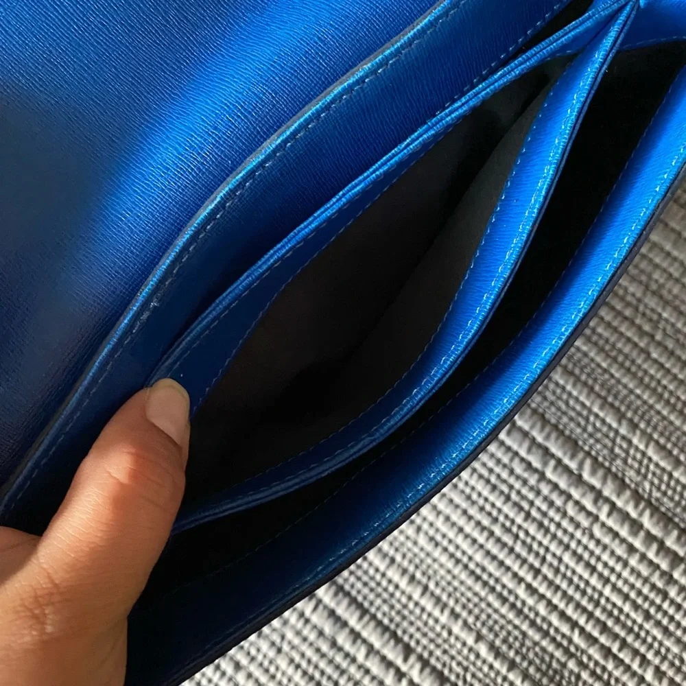 Daniela Fargion Genuine Leather Blue Handbag, Made in Italy - Picture 10 of 12
